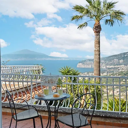 别墅 Giu Giu Vista Mare Con Piscina A 索伦托