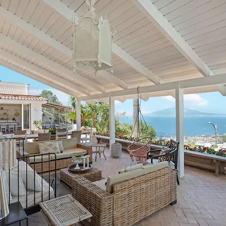 Giu Giu Vista Mare Con Piscina A 索伦托