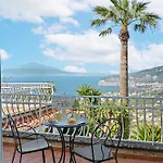 Vila Giu Giu Vista Mare Con Piscina A Sorrento