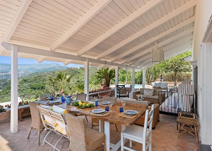 Villa Giu Giu Vista Mare Con Piscina A Sorrento