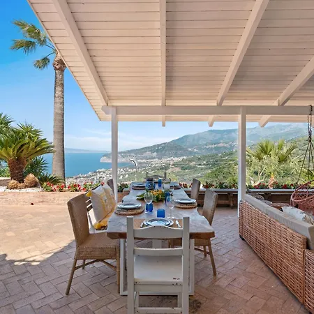 Villa Giu Giu Vista Mare Con Piscina A Sorrente